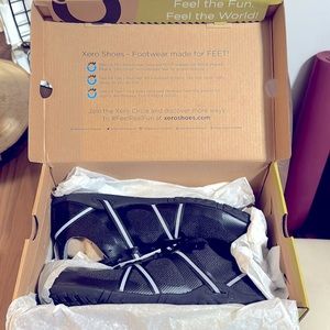 Brand new, unworn pair of Xero Shoes speedforce size 11 mens.